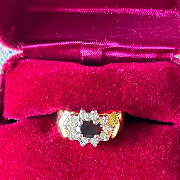 Ruby Gold Ring - Picture 2 of 3